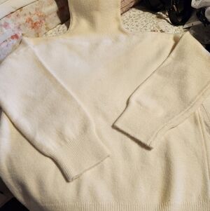 Boutique Ecru Cream Turtleneck
